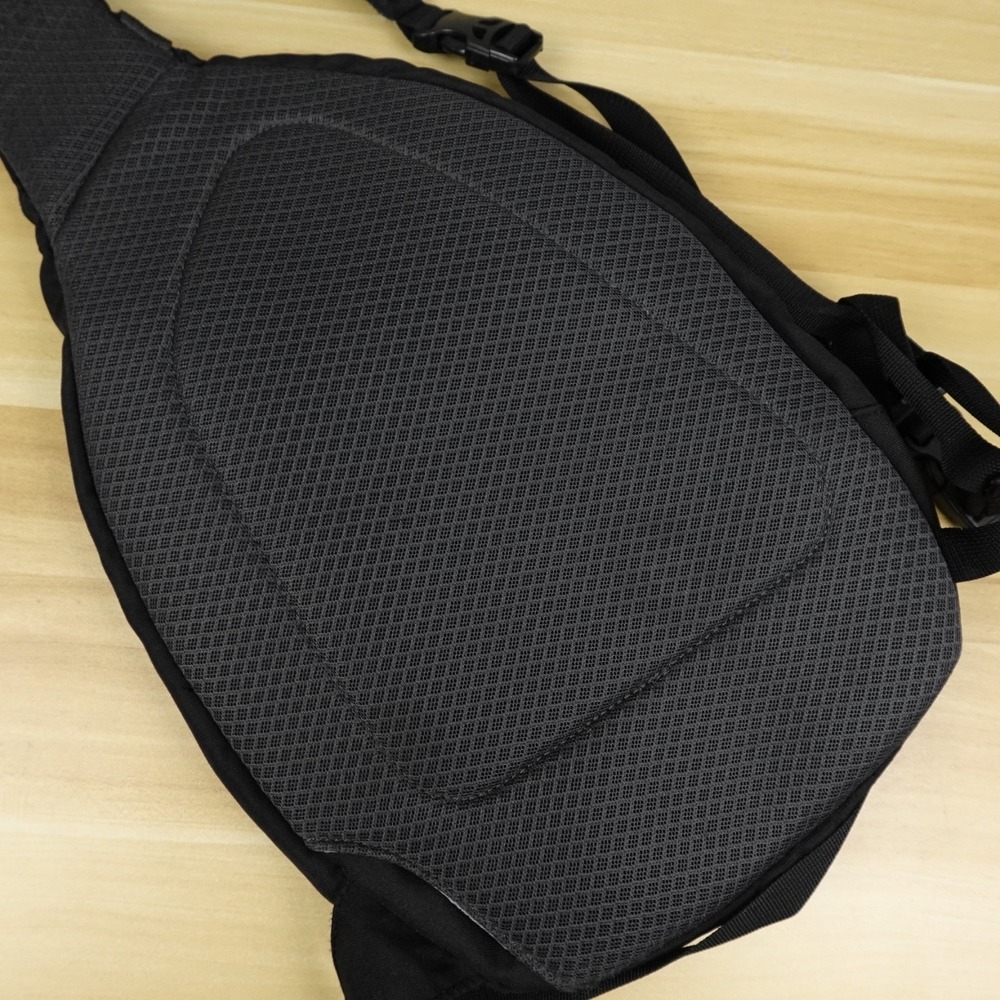 Patagonia Atom 8L Sling Crossbody Bag Black Nylon Adjustable Hiking TacPac 13.5" - Picture 9 of 12